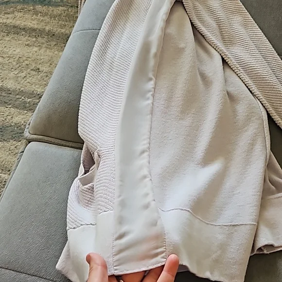 Vera Wang Lightweight Purple Cardigan. Woman's Sz: XS - Picture 5 of 8